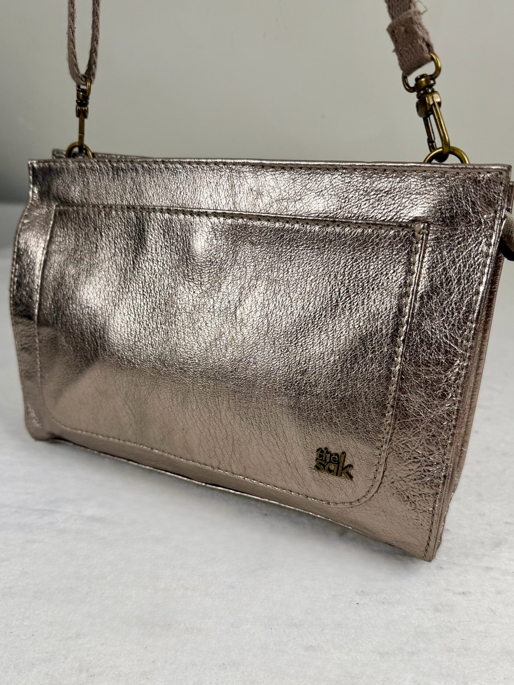 The Sak Metallic Leather Crossbody Shoulder Bag‎ Rose Gold Bronze